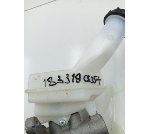 Главный тормозной цилиндр с бачком