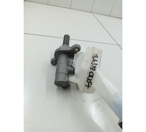 Главный тормозной цилиндр с бачком