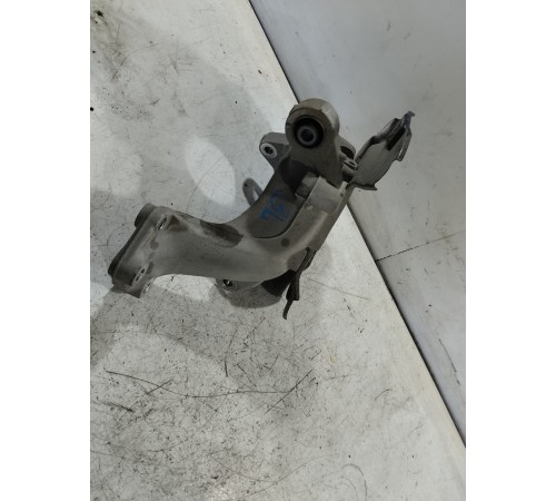 Кулак поворотный задний левый