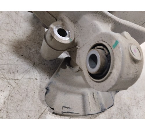 Кулак поворотный задний левый