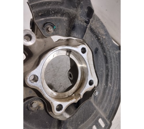 Кулак поворотный задний левый