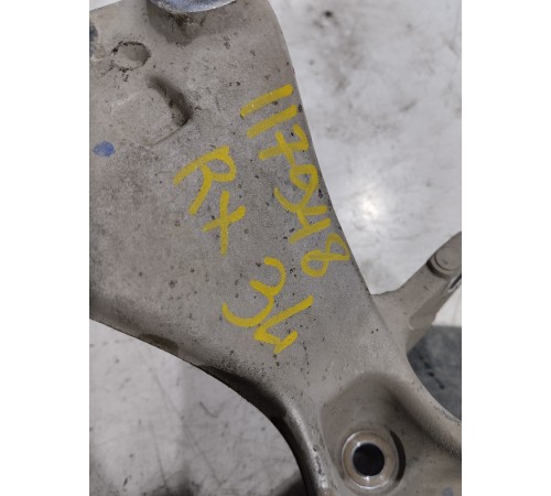 Кулак поворотный задний левый