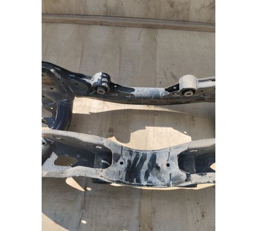 Балка подвески (подрамник) задняя