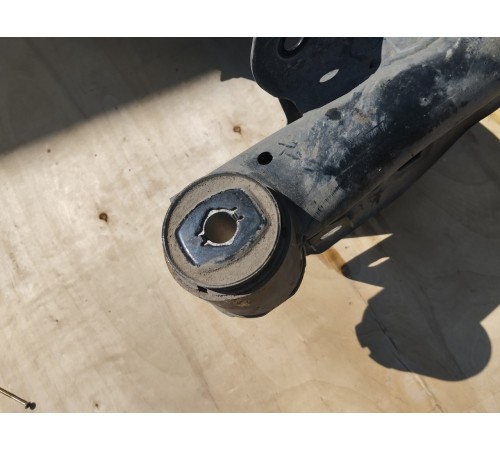 Балка подвески (подрамник) задняя