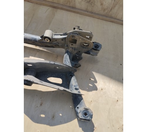 Балка подвески (подрамник) задняя