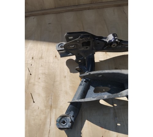 Балка подвески (подрамник) задняя