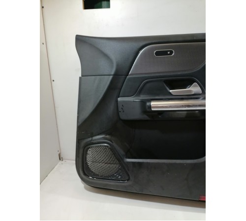 Обшивка двери передняя правая