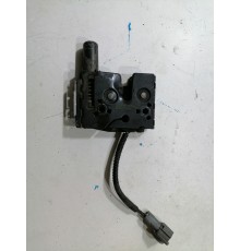 Замок капота левый