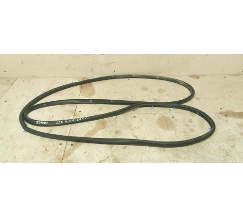 Уплотнитель двери задней правой