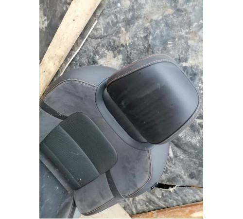 Сиденье переднее левое