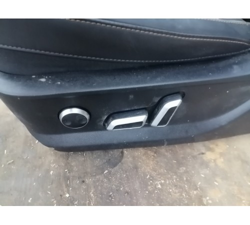 Сиденье переднее левое