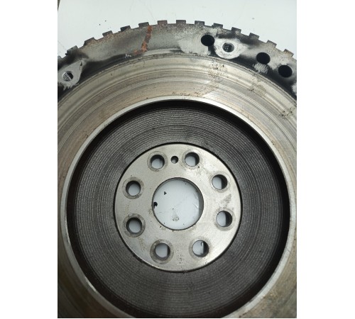 Маховик двигателя