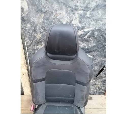 Сиденье переднее левое