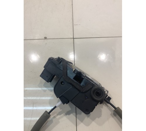 Замок двери (задний, правый)