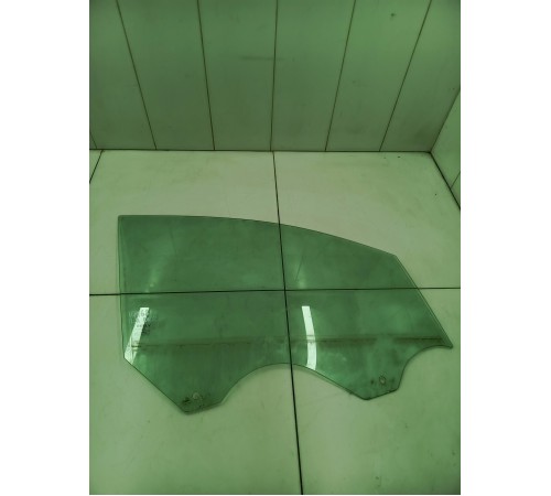 Стекло двери переднее правое