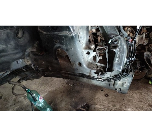 Лонжерон (передний, левый)