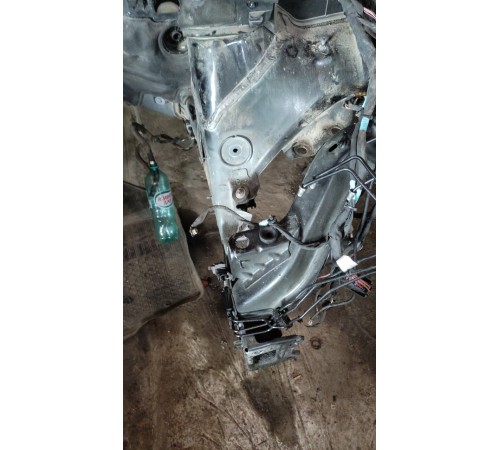 Лонжерон (передний, левый)