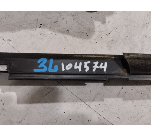 Молдинг стекла задний левый