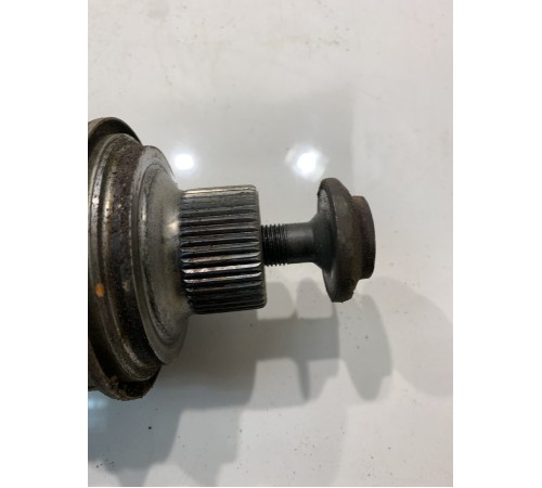 Полуось (привод) (задний, правый)