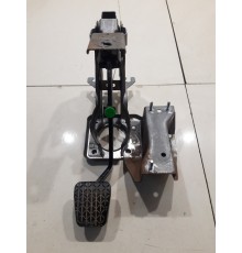 Педаль тормоза