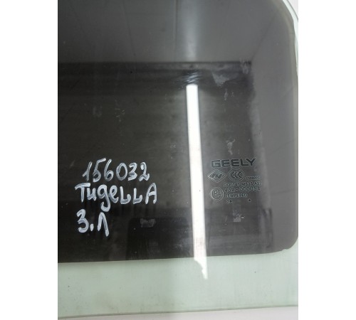 Стекло двери заднее левое