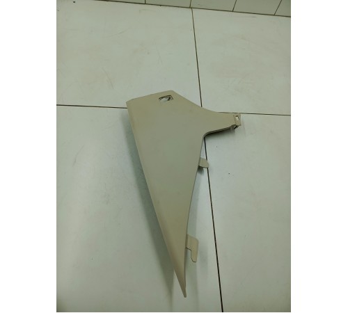 Обшивка задней стойки левая верхняя