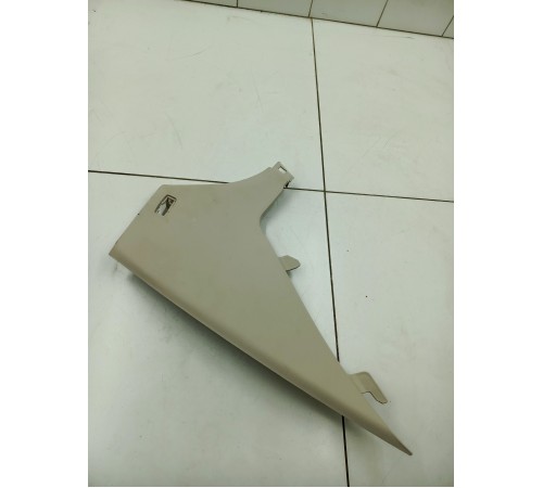 Обшивка задней стойки левая верхняя