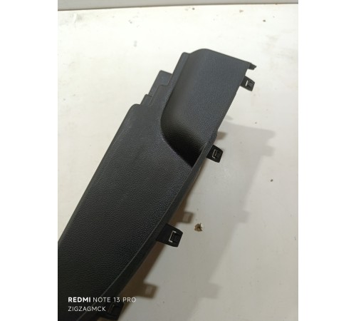 Обшивка багажника правая верхняя