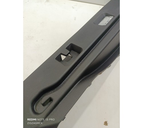 Обшивка багажника правая верхняя