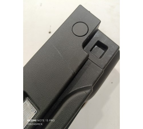 Обшивка багажника правая верхняя