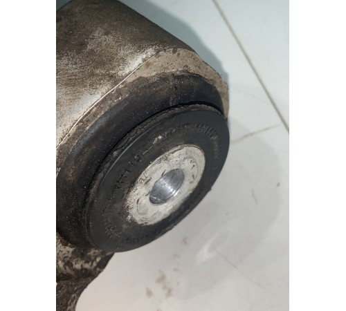 Рычаг подвески (левый)