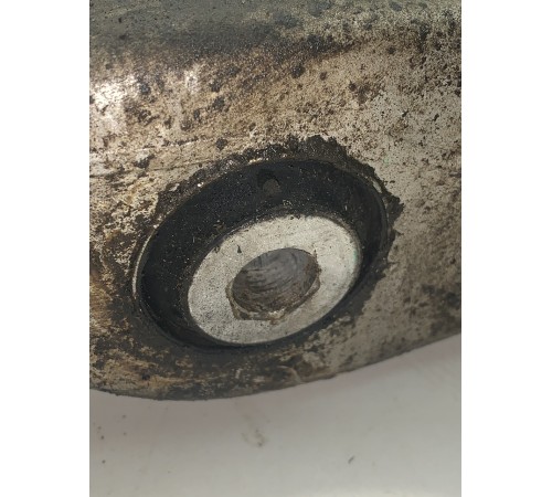 Рычаг подвески (левый)