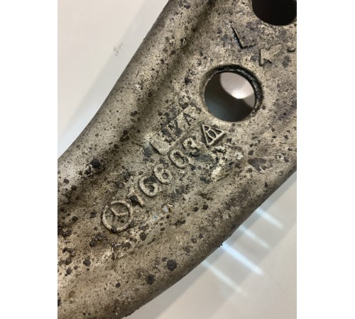 Рычаг подвески (левый)