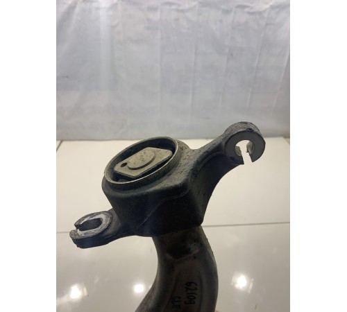 Рычаг подвески (левый)