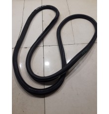 Уплотнитель двери(задний правый)