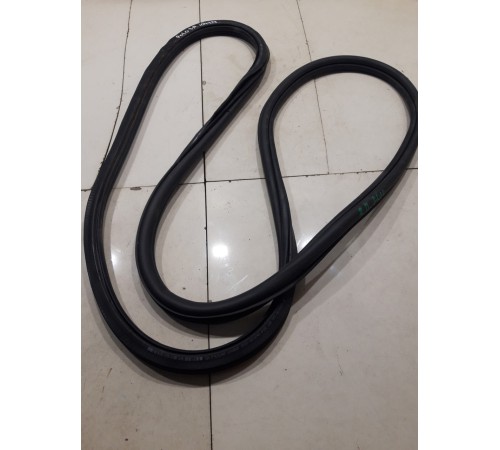 Уплотнитель двери(задний правый)