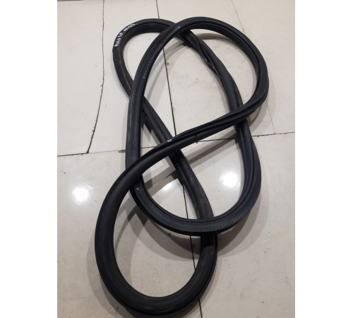 Уплотнитель двери(задний правый)