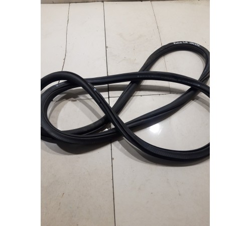 Уплотнитель двери(задний правый)