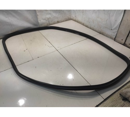 Уплотнитель двери(передний правый)