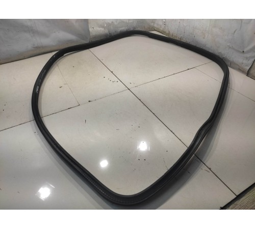 Уплотнитель двери(передний правый)