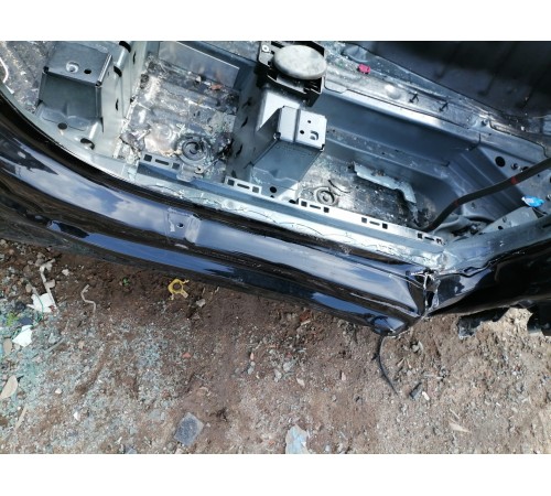 Порог правый с центральной стойкой