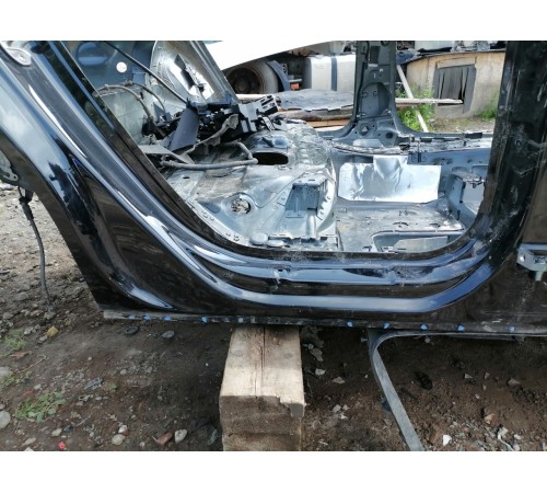 Порог правый с центральной стойкой