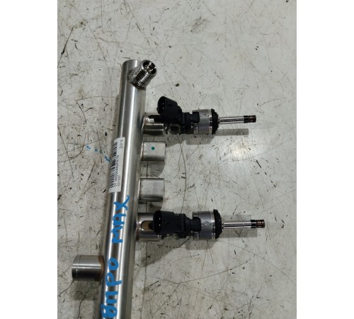 Топливная рампа рейка в комплекте с форсунками