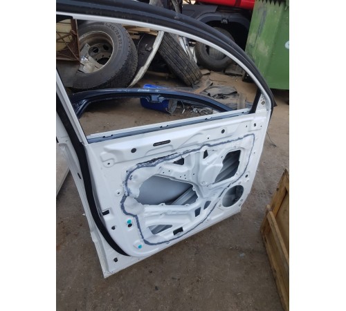 Дверь передняя левая