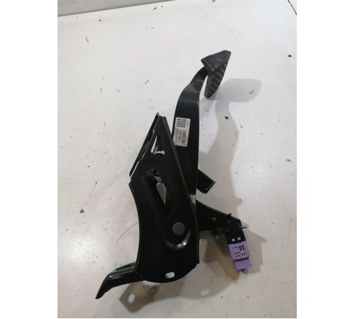 Педаль тормоза