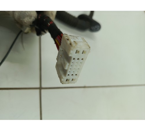 Электропроводка двери багажника