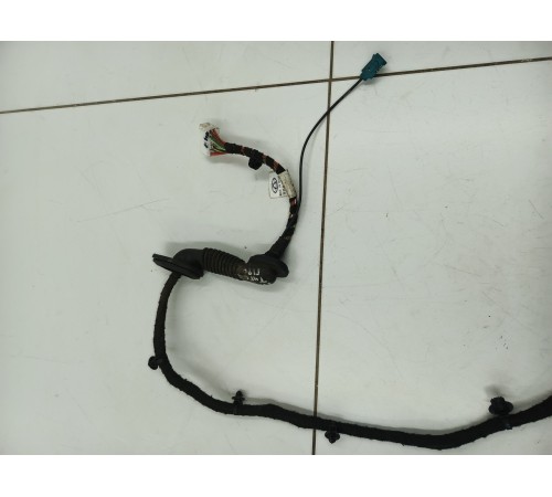 Электропроводка двери багажника