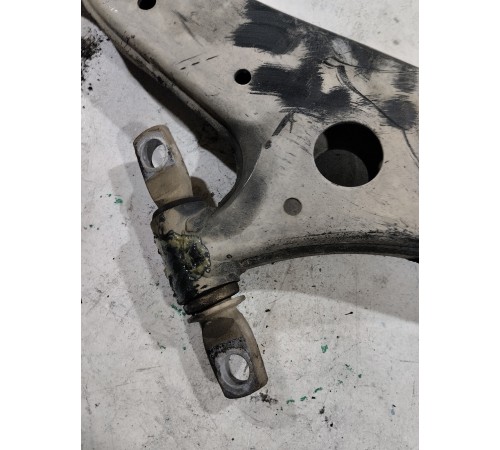 Рычаг подвески передний правый