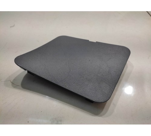 Лючок обшивки багажника (правый)