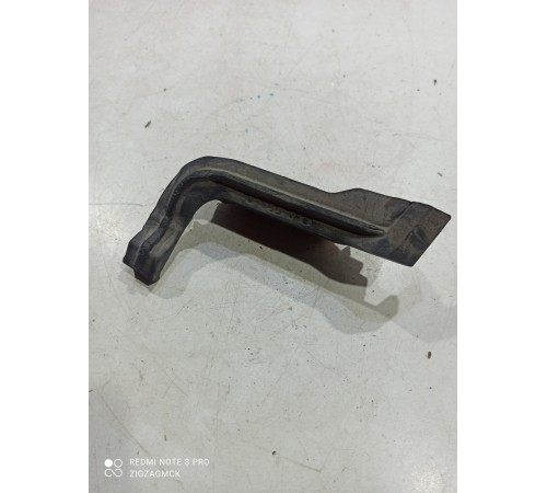 Уплотнитель капота левый